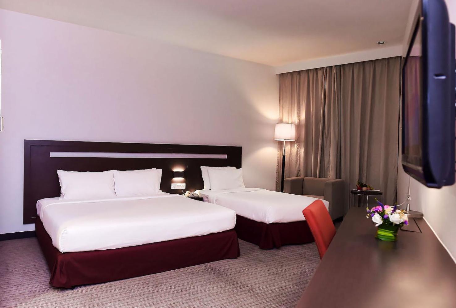 Hotel Premiere - Complimentary Shuttle To Wholesale Market 4*