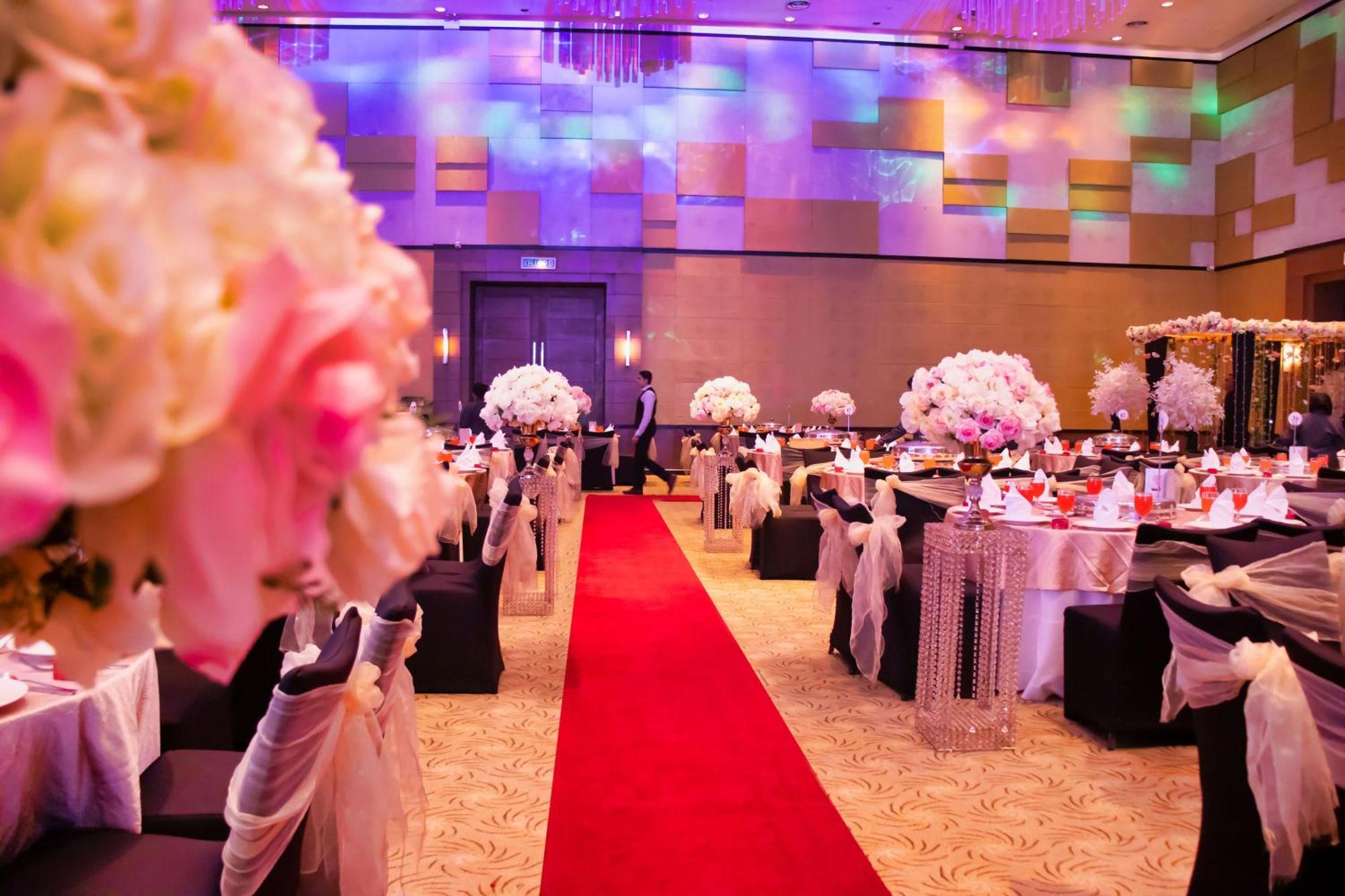Premiere - Complimentary Shuttle To Wholesale Market 4*
